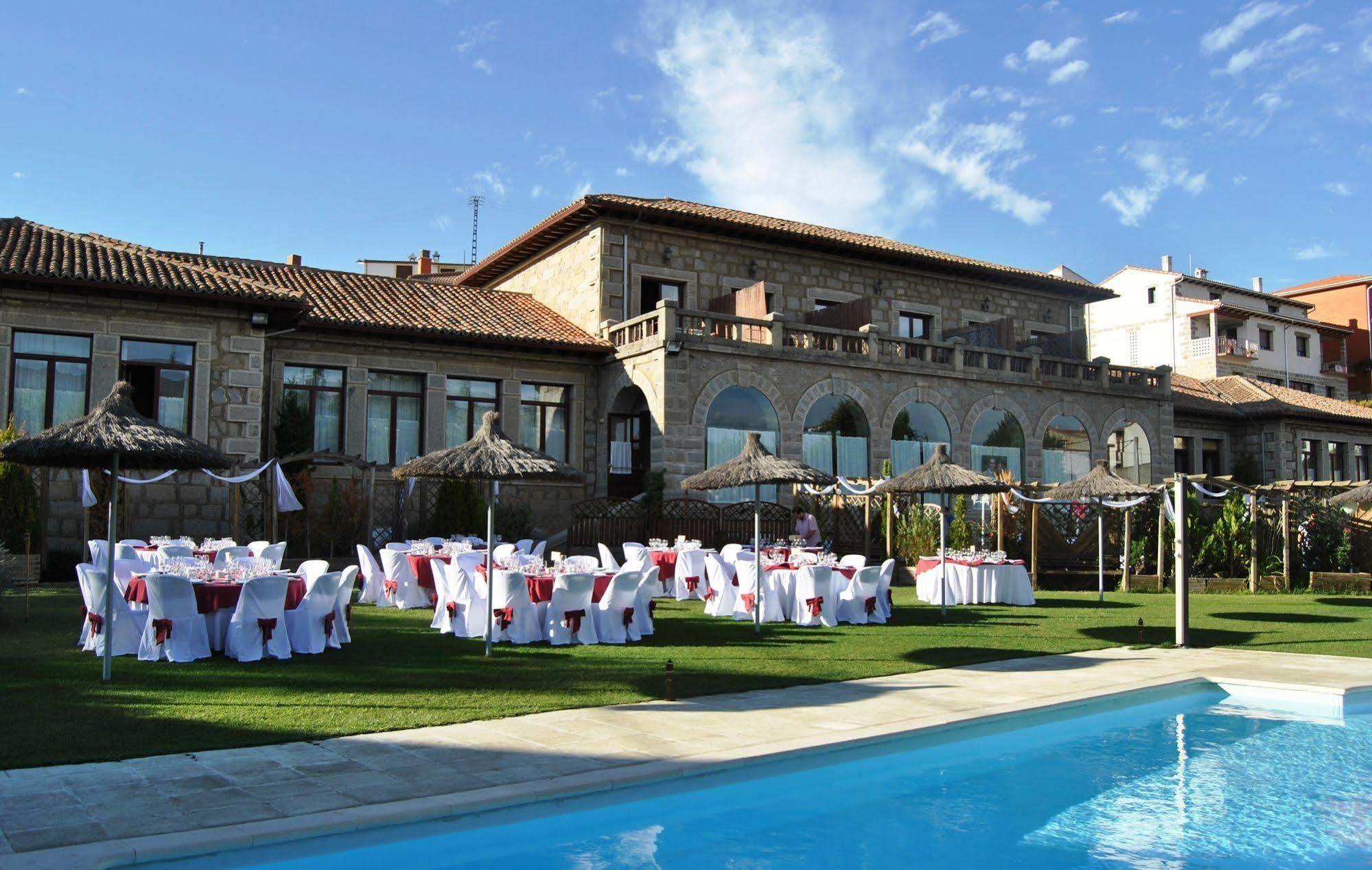 Posada Real Restaurante El Linar Del Zaire Burgohondo Exteriör bild